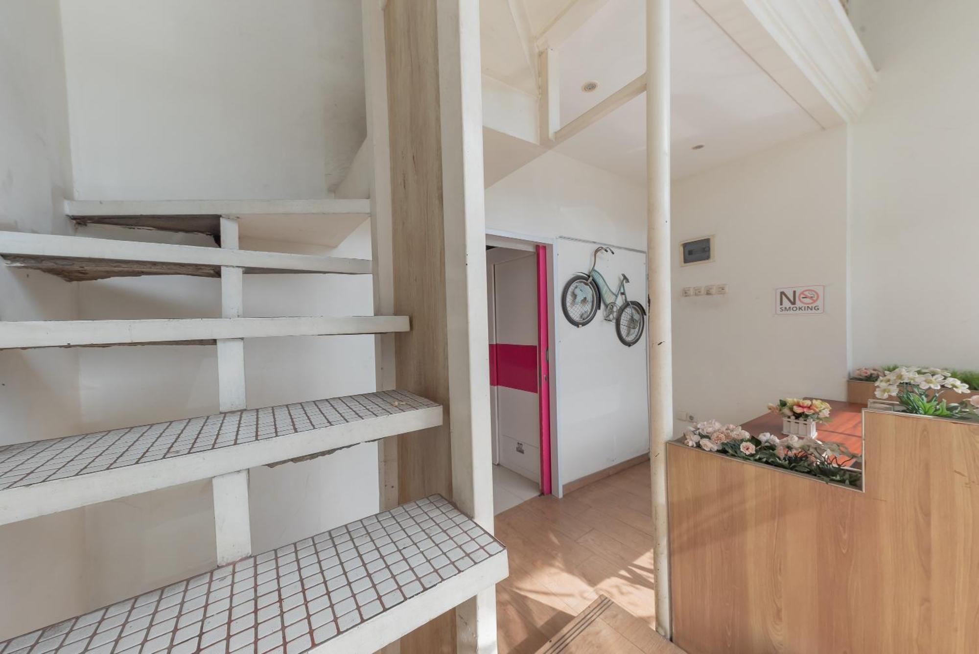 Reddoorz Hostel At Kiara Cozy Kircon Bandung Zewnętrze zdjęcie