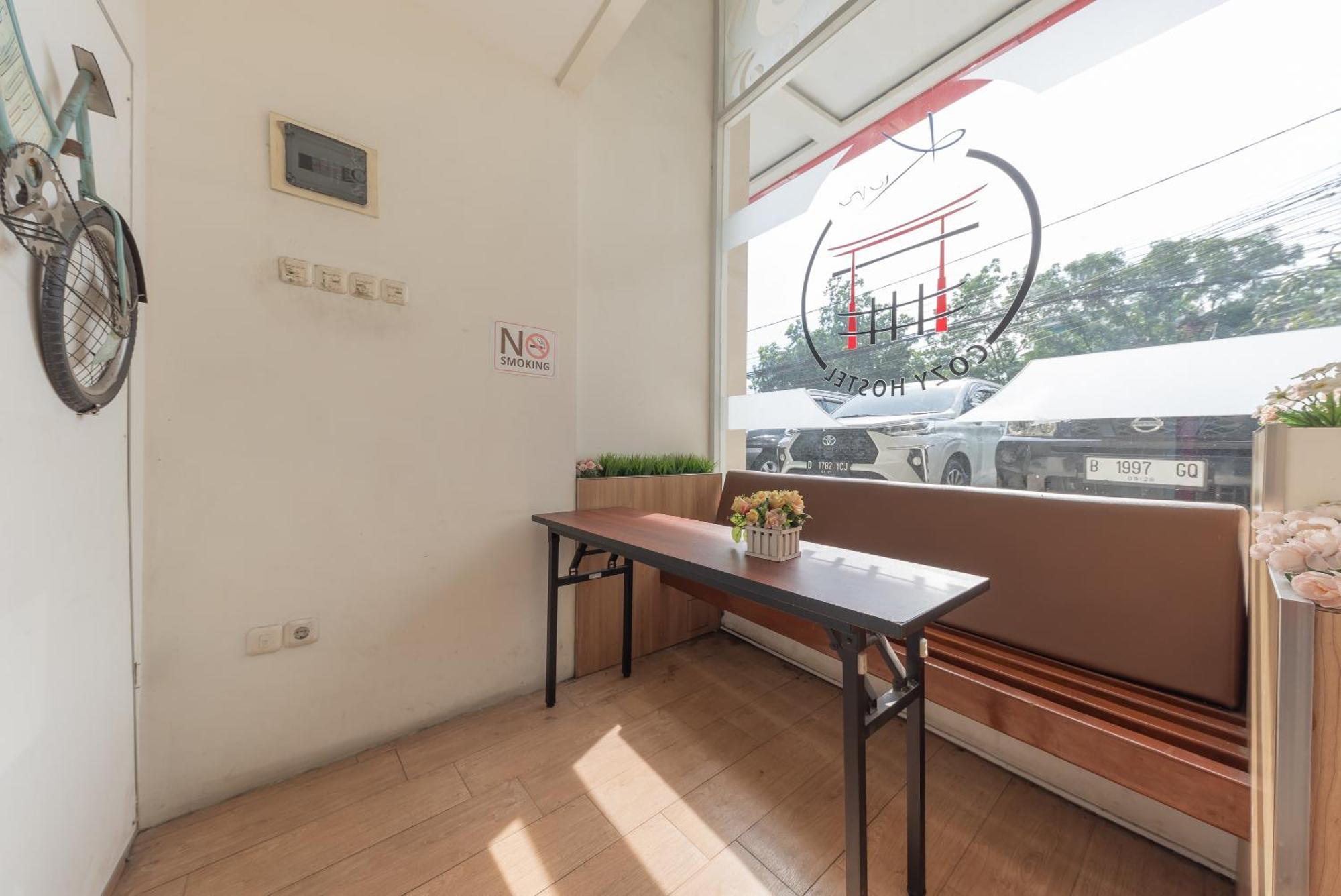 Reddoorz Hostel At Kiara Cozy Kircon Bandung Zewnętrze zdjęcie